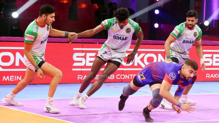 Pro Kabaddi League Season 10 Dabang Delhi K. C. take on Patna Pirates in Eliminator 1 Pro Kabaddi Eliminator 1: இன்று தொடங்குகிறது ப்ளே ஆஃப்.. எலிமினேட்டர் முதல் போட்டியில் பாட்னா - டெல்லி.. யாருக்கு வெற்றி?