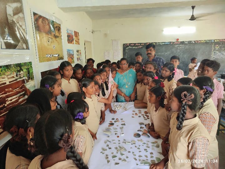 தொல்லியல் அகழாய்வுகள் என்ற தலைப்பில் கண்காட்சி -அகழாய்வு முறைகளை அறிந்து வியந்த மாணவர்கள்