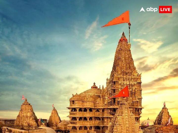 द्वारकाधीश हिंदू धर्म में एक महत्वपूर्ण स्थान रखता है. इस मंदिर को हिंदूओं का पवित्र धाम माना जाता है. यह मंदिर भगवान श्री कृष्ण को समर्पित है.