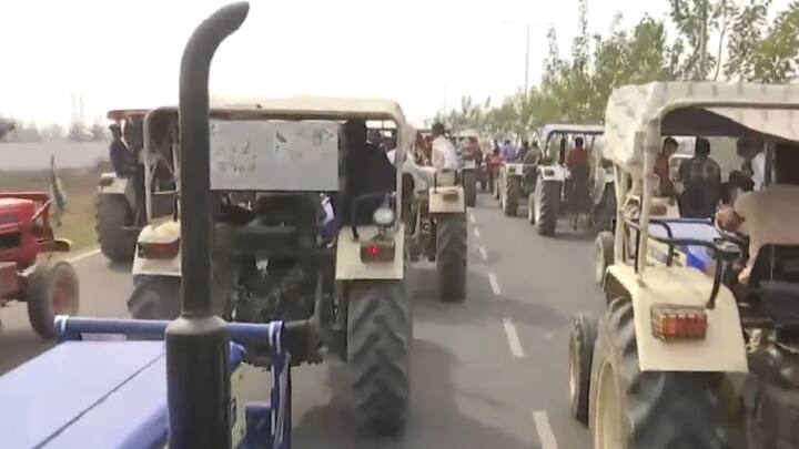 Kisan andolan Farmers tractor march on Monday at Yamuna Expressway Rakesh Tikait big statement Farmers Protest: आज यमुना एक्सप्रेसवे पर किसानों ने निकाला ट्रैक्टर मार्च, लगा जाम, राकेश टिकैत का बड़ा बयान