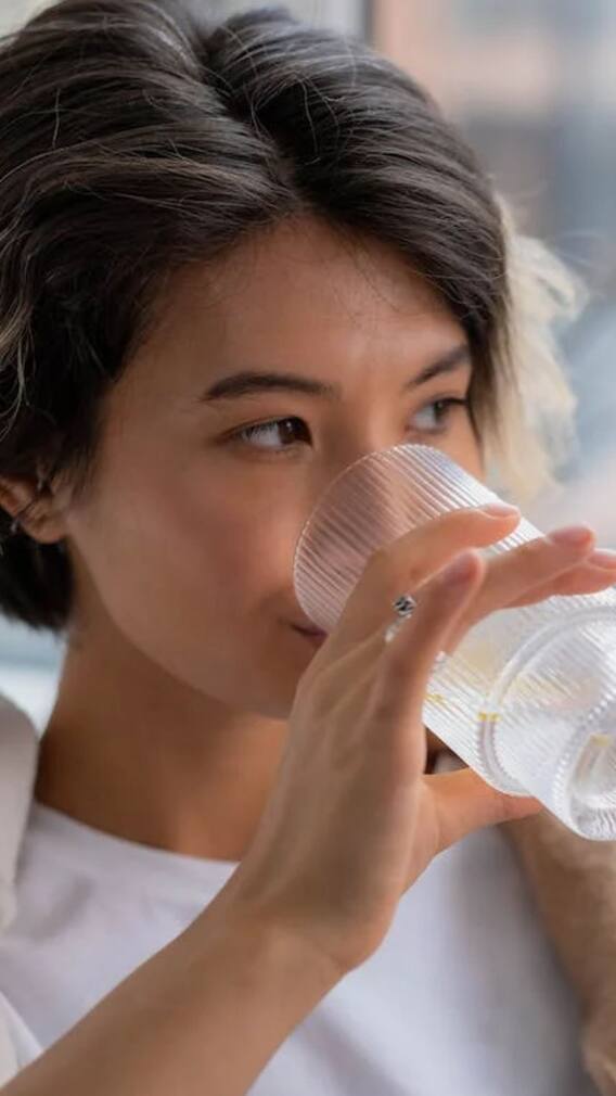 இந்த உணவுகளை சாப்பிட்ட பிறகு நிச்சயம் தண்ணீர் குடிக்காதீர்கள்!