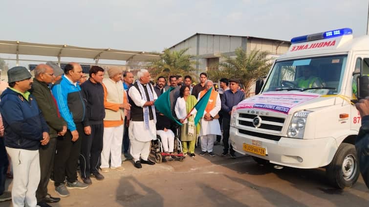 Rajasthan 28 ambulances rehabilitation helpless sick homeless people rescue simultaneously seven divisions ANN Rajasthan News: राजस्थान बनेगा असहाय, बीमार, लावारिस मुक्त, सात संभागों के लिए 28 एम्बुलेंस और स्टाफ रवाना