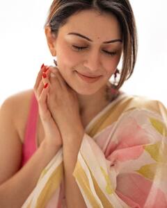 Hansika Motwani Photos :  புன்னகைப்பூ ஹன்சிகாவின் அழகிய புகைப்படங்கள்!