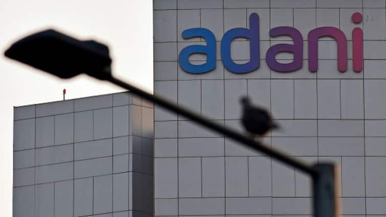 Adani Inexperienced Power To Elevate $409 Million US Greenback Bonds To Pay off Debt newsfragment