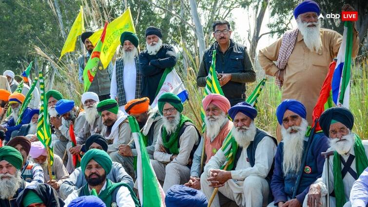 Farmers Protest 62-year-old Punjab Farmer Karnail Singh death suffered from lung infection who was protesting at Khanauri  Farmers Protest के बीच 1 और किसान की मौत: खनौरी बॉर्डर पर तोड़ा दम, मरने वाले प्रदर्शनकारियों का आंकड़ा बढ़कर हुआ 6