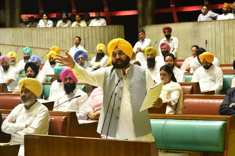 Massive protest rally in Chandigarh during the budget session of Mann sarkar employees and pensioners reaching from Pathankot to Abohar Budget session: ਮਾਨ ਸਕਾਰ ਦੇ ਬਜਟ ਸੈਸ਼ਨ ਦੌਰਾਨ ਚੰਡੀਗੜ੍ਹ 'ਚ ਵਿਸ਼ਾਲ ਰੋਸ ਰੈਲੀ, ਪਠਾਨਕੋਟ ਤੋਂ ਅਬੋਹਰ ਤੱਕ ਪਹੁੰਚ ਰਹੇ ਮੁਲਾਜ਼ਮ ਤੇ ਪੈਨਸ਼ਨਰ