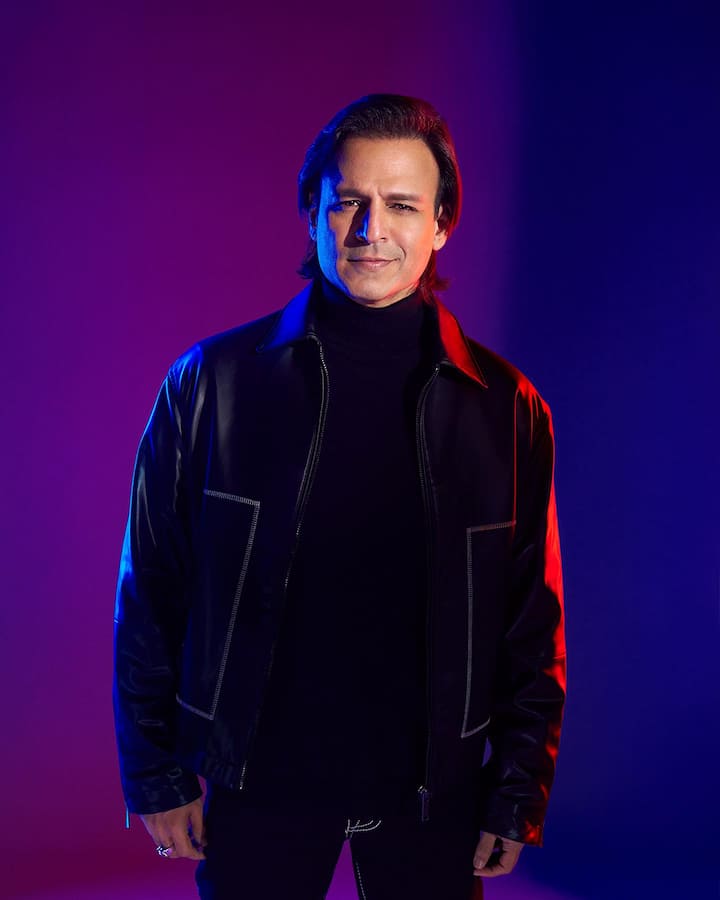 विवेकने सांगितले की, अक्षय कुमारने माझ्या आयुष्यात काय अडचणी निर्माण झाल्या आहेत, याबाबत विचारणा केली. सगळ्या अडचणी, समस्या सांगण्यास सांगितले. माझं सगळं ऐकून घेतल्यानंतर त्याने मी काही मदत करू शकतो असे सांगितले. त्यावेळी अक्षयने त्याच्याकडे येणाऱ्या शोची ऑफर मला देणार असल्याचे सांगितले. त्यावेळी तो चित्रीकरणात व्यस्त होता. त्यामुळे शोचे निमंत्रणे माझ्याकडे पाठवणार असल्याचे सांगितले. (photo:vivekoberoi/ig)