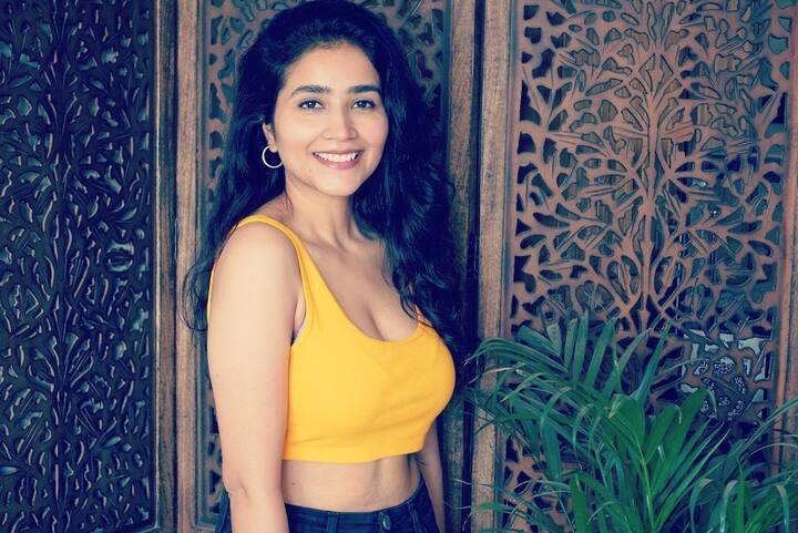 आंचल तिवारीने 'पंचायत 2'मध्ये प्रधानजीच्या मुलीच्या मैत्रीणीची भूमिका साकारली होती. त्यावेळी ती चांगलीच चर्चेत आली होती. .(photo:anchalt555/ig)