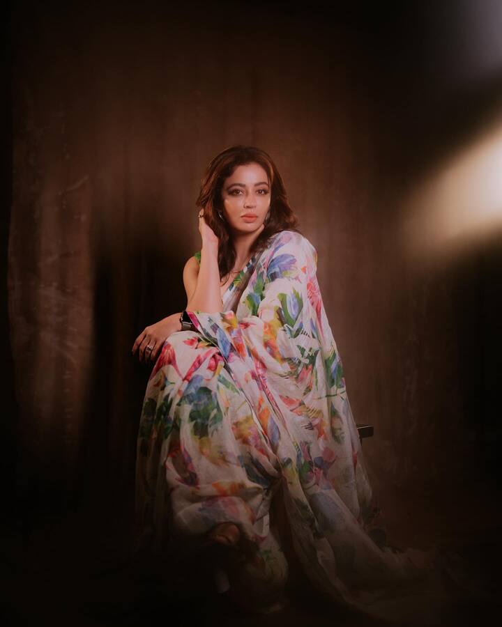 सूत्रांनी दिलेल्या माहितीनुसार, नेहा पेंडसे ही आता लवकरच एका मोठ्या ओटीटी प्लॅटफॉर्मवर झळकणार आहे.  मात्र, तिची भूमिका काय असणार, कोणत्या ओटीटी प्लॅटफॉर्मवर दिसणार, याबाबत अद्याप कोणतीही माहिती समोर आली नाही. (photo:nehhapendse/ig)