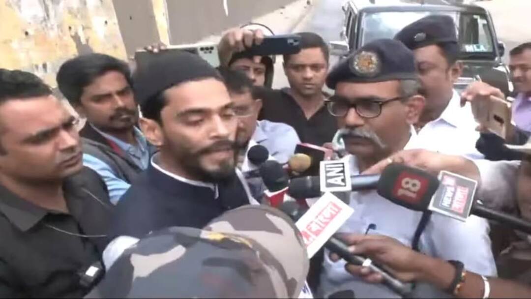 बंगाल के संदेशखाली जा रहे ISF विधायक नौशाद सिद्दीकी को किया गिरफ्तार, हुआ बवाल, देखें वीडियो Sandeshkhali Violence West Bengal Police Arrested ISF MLA Naushad Siddiqui In Kolkata बंगाल के संदेशखाली जा रहे ISF विधायक नौशाद सिद्दीकी को किया गिरफ्तार, हुआ बवाल, देखें वीडियो