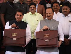 Maharashtra Budget 2024 : आज राज्याचा वर्ष 2024-25 चा अंतरिम अर्थसंकल्प अर्थमंञी  अजित पवार यांच्या कडुन सादर करण्यात आला