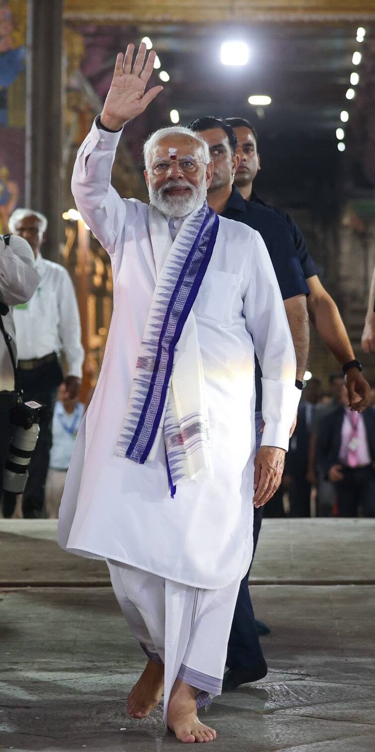 PM Modi In Madurai : மதுரை மீனாட்சி அம்மன் கோவிலில் சாமி தரிசனம் செய்த பிரதமர் மோடி..புகைப்படங்கள் இங்கே!