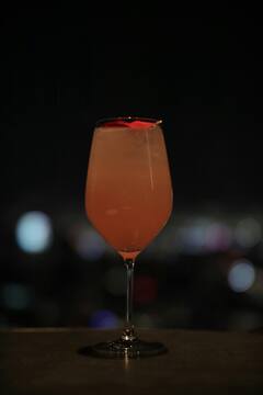 Detox Drinks : केवळ त्वचेची काळजी घेतल्याने चमकदार त्वचेची इच्छा पूर्ण होणार नाही, नैसर्गिक चमक हवी असेल तर प्या हे डिटॉक्स ड्रिंक्स !