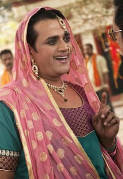 Actors In Female Role: पर्दे पर जब  इन भोजपुरी सितारों ने निभाया लड़की का किरदार, थिएटर में खूब बजी सीटियां