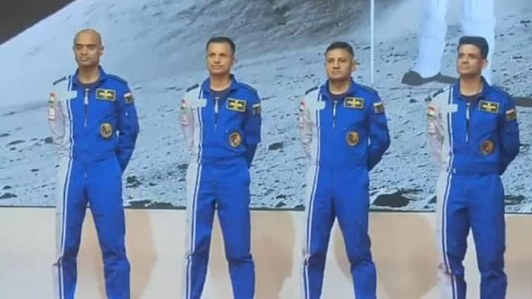 'Gagan Yan` News: These are the astronauts who will go to space by 'Gagan Yan': PM Modi reveals GaganYan Project: 'గ‌గ‌న్ యాన్‌' ద్వారా అంత‌రిక్షంలోకి వెళ్లే వ్యోమ‌గాములు వీరే: ప్ర‌ధాని మోడీ వెల్ల‌డి