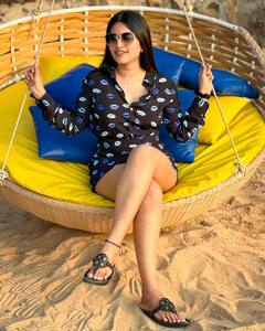 Sravanthi Chokarapu Photos: గోవా బీచ్ లో స్రవంతి - ఫ్యాన్స్ కి ఫుల్ కిక్!