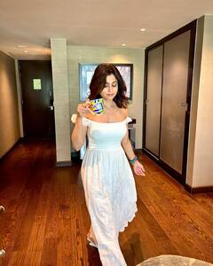 PHOTO: बिग बॉस 15 फेम शमिता शेट्टीचा मनमोहक अंदाज; पाहा फोटो!