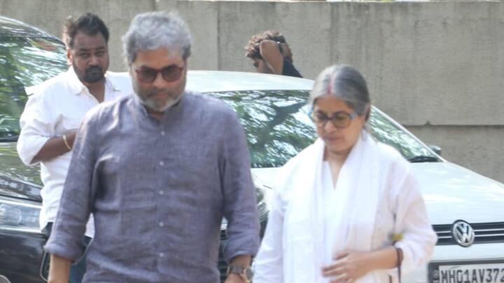 গজলের দুনিয়ায় কিংবদন্তী নাম পঙ্কজ উধাস। চার দশকেরও বেশি সময় ধরে তাঁর কণ্ঠে বুঁদ হয়েছেন শ্রোতারা।