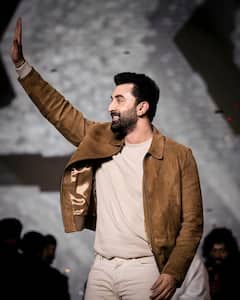 बी-टाउन के वो हैंडसम हंक जो एक नहीं बल्कि कई लड़कियों से लड़ा चुके हैं इश्क, एक ने तो किए थे 308 अफेयर्स