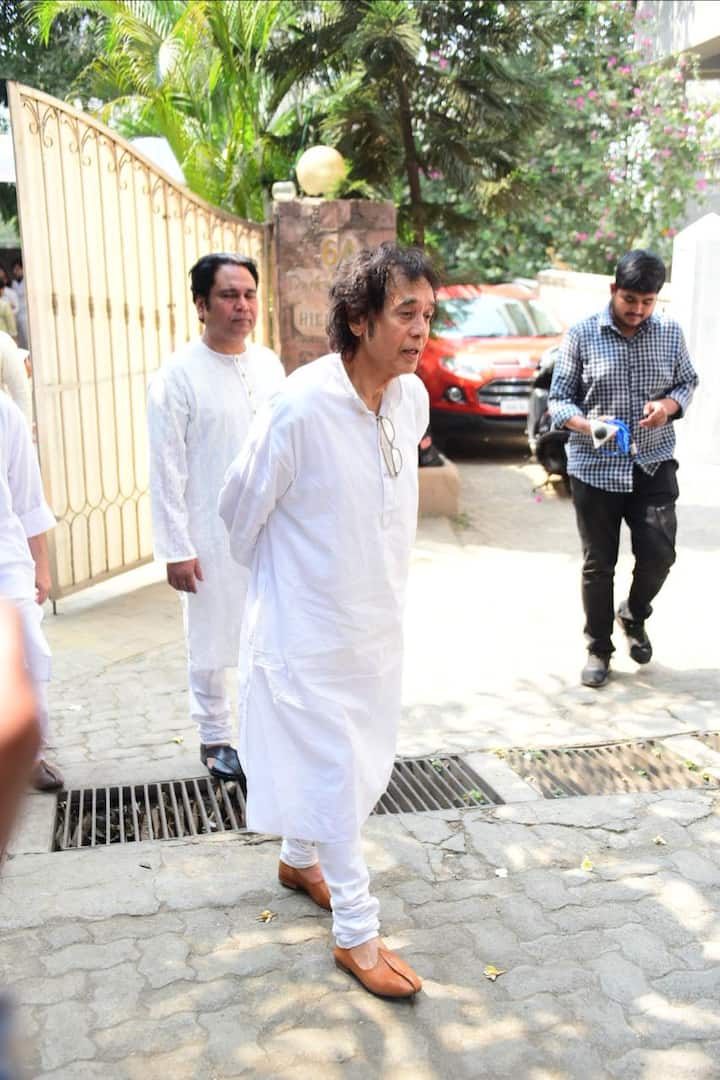 Several close friends and family members were also seen arriving for the funeral