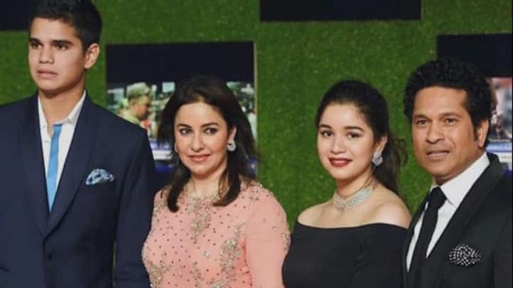 सचिन तेंदुलकर और अंजली ने तकरीबन 5 साल तक एक-दूसरे को डेट किया. इसके बाद दोनों शादी करने का फैसला किया. फिर 24 मई 1995 को दोनों कपल वैवाहिक बंधन में बंधे. (फोटो क्रेडिट- सोशल मीडिया)