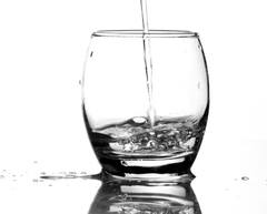 Water: ਇੱਥੇ ਪੈਟਰੋਲ ਤੋਂ ਕਈ ਗੁਣਾ ਮਹਿੰਗਾ ਪਾਣੀ...ਪਾਣੀ ਦੀ ਇੱਕ ਬੋਤਲ ਦੀ ਕੀਮਤ ਸੁਣ ਕੇ ਉੱਡ ਜਾਣਗੇ ਹੋਸ਼