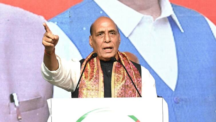 VIDEO: हम चौथे कार्यकाल की भी बात करने आए हैं- सभा में ऐसा क्यों बोले रक्षा मंत्री राजनाथ सिंह? देखिए Rajnath Singh says Narendra Modi led BJP NDA Govt is asking for third term with fourth term Watch Defence Minister statement in Bihar Darbhanga VIDEO: हम चौथे कार्यकाल की भी बात करने आए हैं- सभा में ऐसा क्यों बोले रक्षा मंत्री राजनाथ सिंह? देखिए