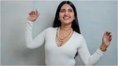 Sravanthi Chokkarapu: రోజురోజు గ్లామర్‌ డోస్‌ పెంచేస్తున్న యాంకర్‌ స్రవంతి - వైట్‌ టీ-షర్ట్‌లో హాట్‌ బ్యూటీ అందాల ఆరబోత