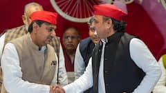 उस नेता को क्यों अपने साथ लाए अखिलेश यादव, जो बना था सपा की हार का कारण