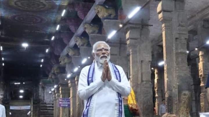 Prime Minister Narendra Modi offered prayers at the renowned Meenakshi Sundareswarar temple in Madurai on Tuesday.