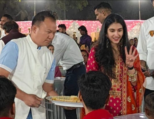 Anant Radhika Wedding: अनंत और राधिका की प्री वेडिंग सेरेमनी से पहले अन्न सेवा शुरु, 51 हजार लोगों को न्योता