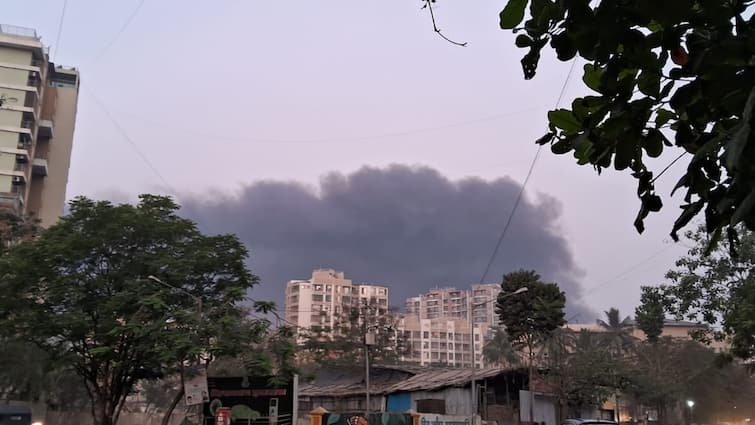 Mumbai Fire Breaks Out in slum areas of Mira Bhayandar Maharashtra Fire Breaks: मुंबई के मीरा भायंदर में लगी भीषण आग, 1 की मौत- कई झुग्गियां जलकर खाक