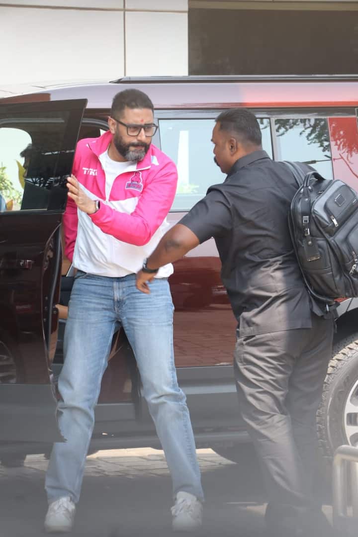 Senior Bachchan is accompanied by his son Abhishek Bachchan. The Bachchans are very close to the Ambanis.