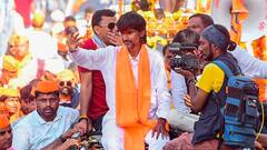 मनोज जरंगे पाटिलः कभी होटल में करना पड़ा था काम, फिर कांग्रेस से जुड़ा नाम और आगे यूं मिली महाराष्ट्र में बड़ी पहचान