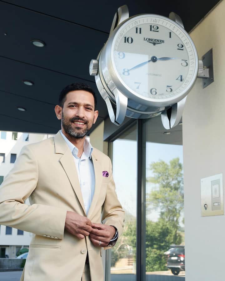 12th Fail चित्रपटात कसदार अभिनयाने प्रेक्षकांची मने जिंकणारा अभिनेता विक्रांत मेस्सी (Vikrant Massey) पुन्हा एकदा रुपेरी पडद्यावर आपली जादू दाखवण्यास सज्ज झाला आहे.  (photo:vikrantmassey/ig)