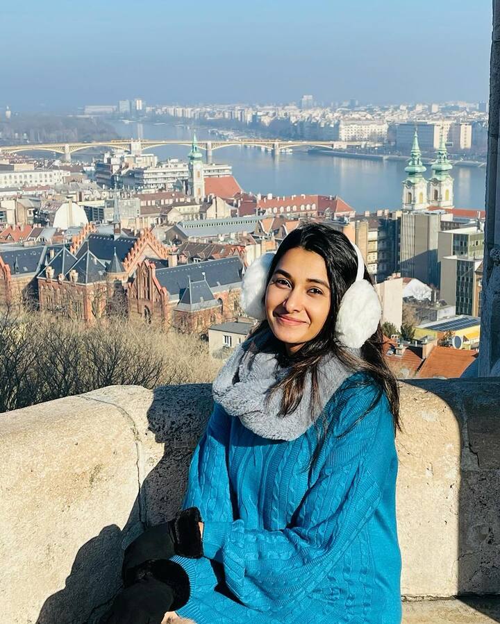 இனி வெளியாகவிருக்கும் டிமாண்டி காலனி 2, ரத்னம், இந்தியன் 2 ஆகிய படங்களிலும் பங்காற்றியுள்ளார். 4/5