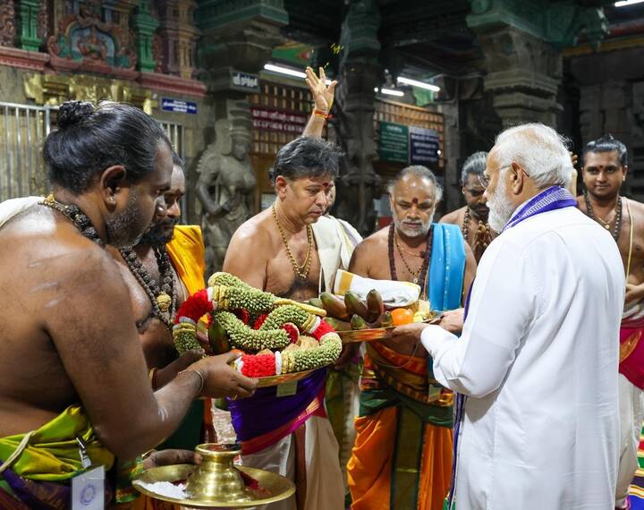 He offered prayers and accorded Purna Kumbham temple honours by the temple priests upon his arrival (Credit: X/@narendramodi)