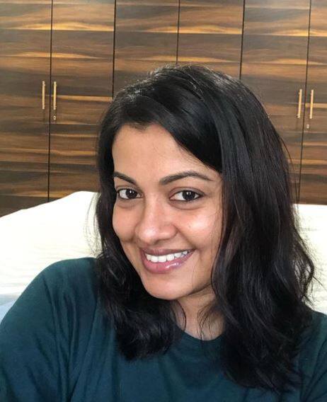 जानवी छेड़ा को लगभग 2.5 लाख लोग इंस्टाग्राम पर फॉलो करते हैं. टीवी के दौर में उन्होंने कई सारे डेली सोप्स किए हैं लेकिन अब इंडस्ट्री से बिल्कुल दूर हो चुकी हैं.