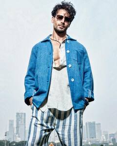 Birthday Special: सुपरस्टार का बेटा होने के बावजूद इस एक्टर ने जमीन पर सोकर गुजारी थी रातें...पहचाना ?