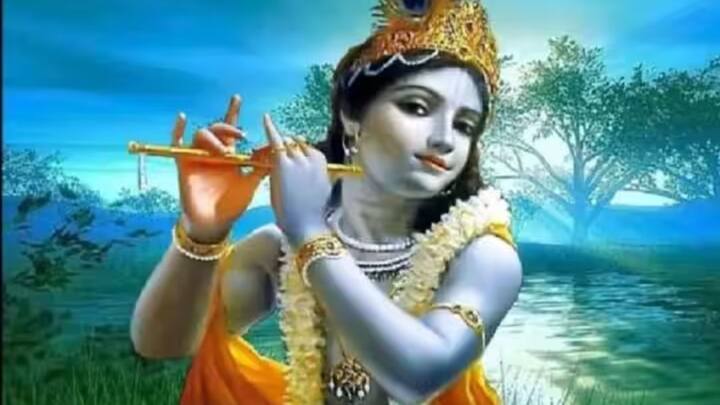 শিবরাত্রির দিন বাড়িতে শঙ্খ আনা খুবই শুভ বলে মনে করা হয়। এতে ঘরে সুখ শান্তি বজায় থাকে। শঙ্খ সবসময় পূর্ব দিকে রাখতে হবে। উত্তর-পূর্ব দিকে শঙ্খ রাখলে ঘরে সমৃদ্ধি আসে। শঙ্খের খোলে জল ভরে রাখলে পরিবারে সুখবর আসে।