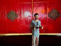 Photos: एमएस धोनी के फार्महाउस पर फैन बनकर पहुंचे रवींद्र जडेजा, खास अंदाज़ में दिए पोज