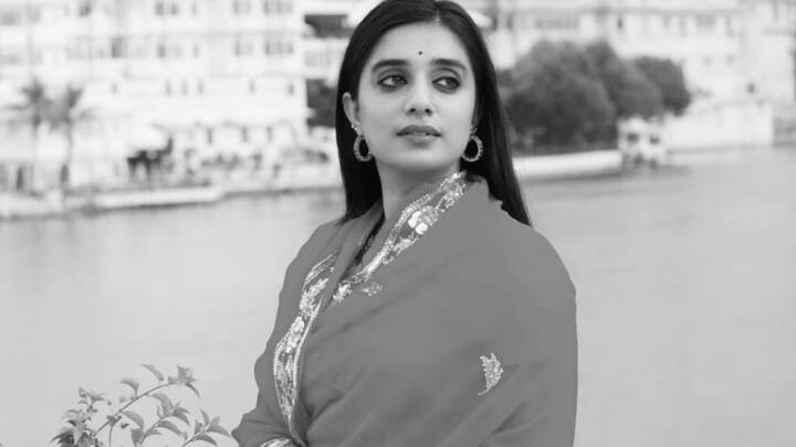 iविक्रमादित्य सिंह की शादी मेवाड़ के अमेट रियासत की राजकुमारी सुदर्शना सिंह के साथ हुई. दोनों ने आठ मार्च साल 2019 को सात फेरे लिए और शादी के बंधन में बंध गए.