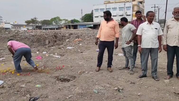Dharmapuri news Pooja Hindu Religious place Department to implement Underground Sewerage Project - TNN பாதாள சாக்கடை திட்டத்திற்கு  இந்து சமய அறநிலையத் துறை இடத்தில் பூஜை - கொதித்தெழுந்த மக்கள்