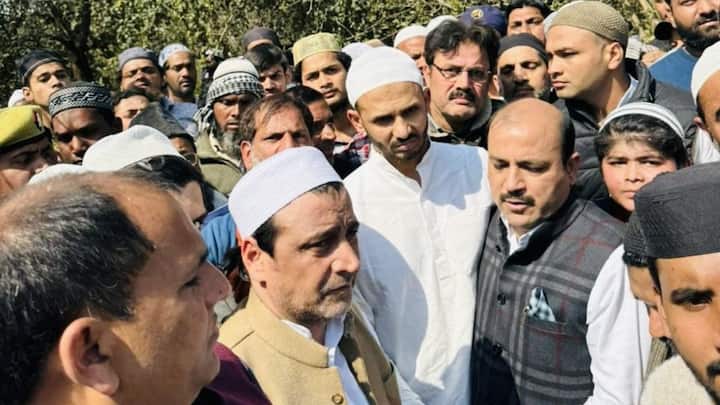 शफीकुर्रहमान बर्क को गुर्दे में तकलीफ होने की वजह से उनका मुरादाबाद अस्पताल में उनका इलाज चल रहा था.