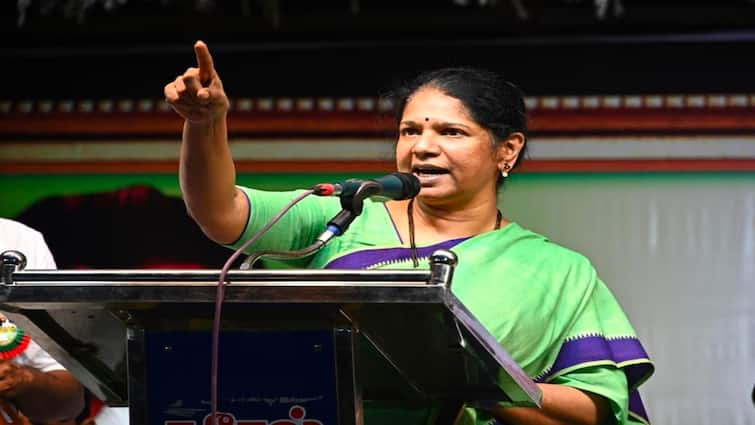 MP Kanimozhi's name omitted in the invitation to PM Modi's event in Thoothukudi Kanimozhi Karunanidhi : ‘பிரதமர் மோடி நிகழ்ச்சி அழைப்பிதழில் கனிமொழி பெயர் புறக்கணிப்பு’ மீண்டும் வந்தது எப்படி..?