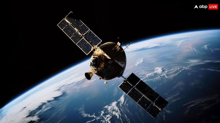 US and Russian Satellites could Collide in Space Today The TIMED Cosmos 2221 NASA अमेरिका और रूस की लड़ाई अंतरिक्ष में पहुंची, आज टकरा सकते हैं दोनों देश के सेटेलाइट