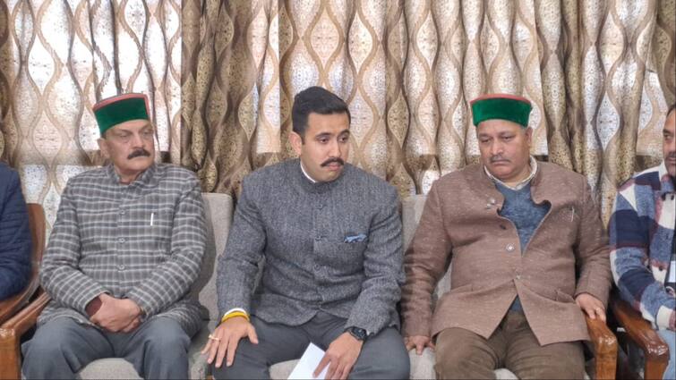 Himachal Pradesh Political Crisis Vikramaditya Singh emotional During resignation from Minister Post Watch Ann Watch: मंत्री पद से इस्तीफा देते हुए भावुक हुए विक्रमादित्य सिंह, देखें वीडियो