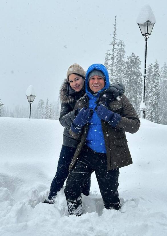 ਇਸ ਤਰ੍ਹਾਂ ਸਚਿਨ ਤੇਂਦੁਲਕਰ ਅਤੇ ਅੰਜਲੀ ਦੇ 2 ਬੱਚੇ ਹਨ। ਅਰਜੁਨ ਤੇਂਦੁਲਕਰ ਨੇ IPL 2023 ਵਿੱਚ ਆਪਣੀ ਸ਼ੁਰੂਆਤ ਕੀਤੀ ਸੀ। ਅਰਜੁਨ ਤੇਂਦੁਲਕਰ ਆਈਪੀਐਲ ਵਿੱਚ ਰੋਹਿਤ ਸ਼ਰਮਾ ਦੀ ਅਗਵਾਈ ਵਾਲੀ ਮੁੰਬਈ ਇੰਡੀਅਨਜ਼ ਦੀ ਨੁਮਾਇੰਦਗੀ ਕਰਦਾ ਹੈ। ਇਸ ਤੋਂ ਇਲਾਵਾ ਉਹ ਘਰੇਲੂ ਕ੍ਰਿਕਟ 'ਚ ਗੋਆ ਲਈ ਖੇਡਦਾ ਹੈ।