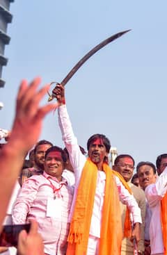 मनोज जरंगे पाटिलः कभी होटल में करना पड़ा था काम, फिर कांग्रेस से जुड़ा नाम और आगे यूं मिली महाराष्ट्र में बड़ी पहचान