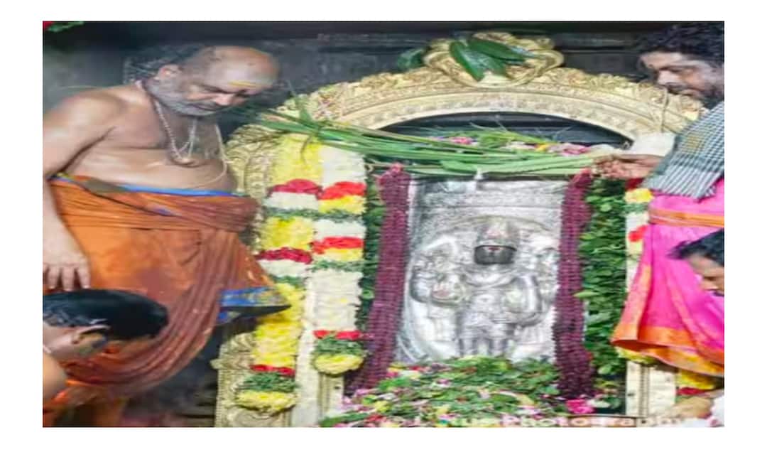 Maha Shivaratri 2024 Tiruvannamalai Why Lord Shiva cursed Brahma and Thalumbhu on Maha Shivarathi - TNN Maha Shivaratri 2024: சிவபெருமான் பிரம்மதேவருக்கும், தாழம்பூவுக்கும் சாபம் அளித்தது ஏன்?